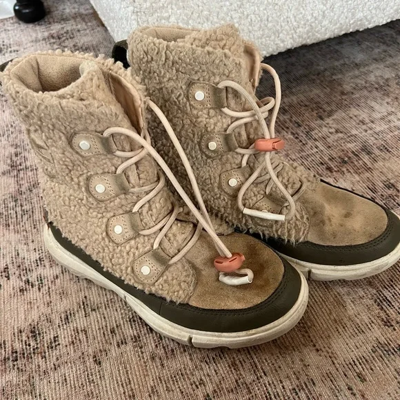 Sorel Tan and Olive Kids Boots - Picture 1 of 7